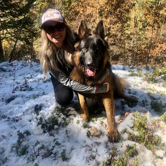 Meet your Posher, Carlee! - Picture 6 of 10